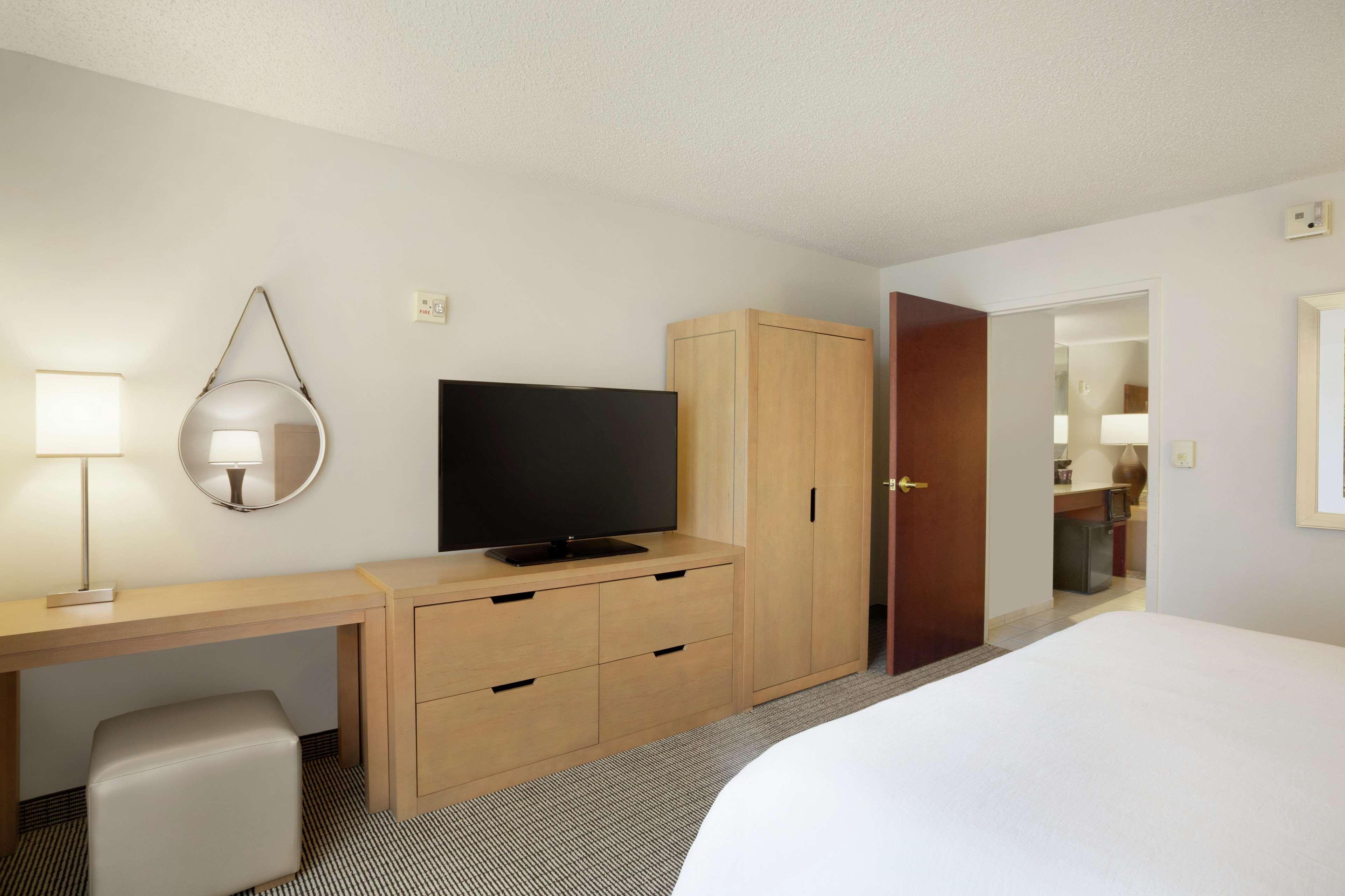 Embassy Suites By Hilton Denver International Airport Kültér fotó