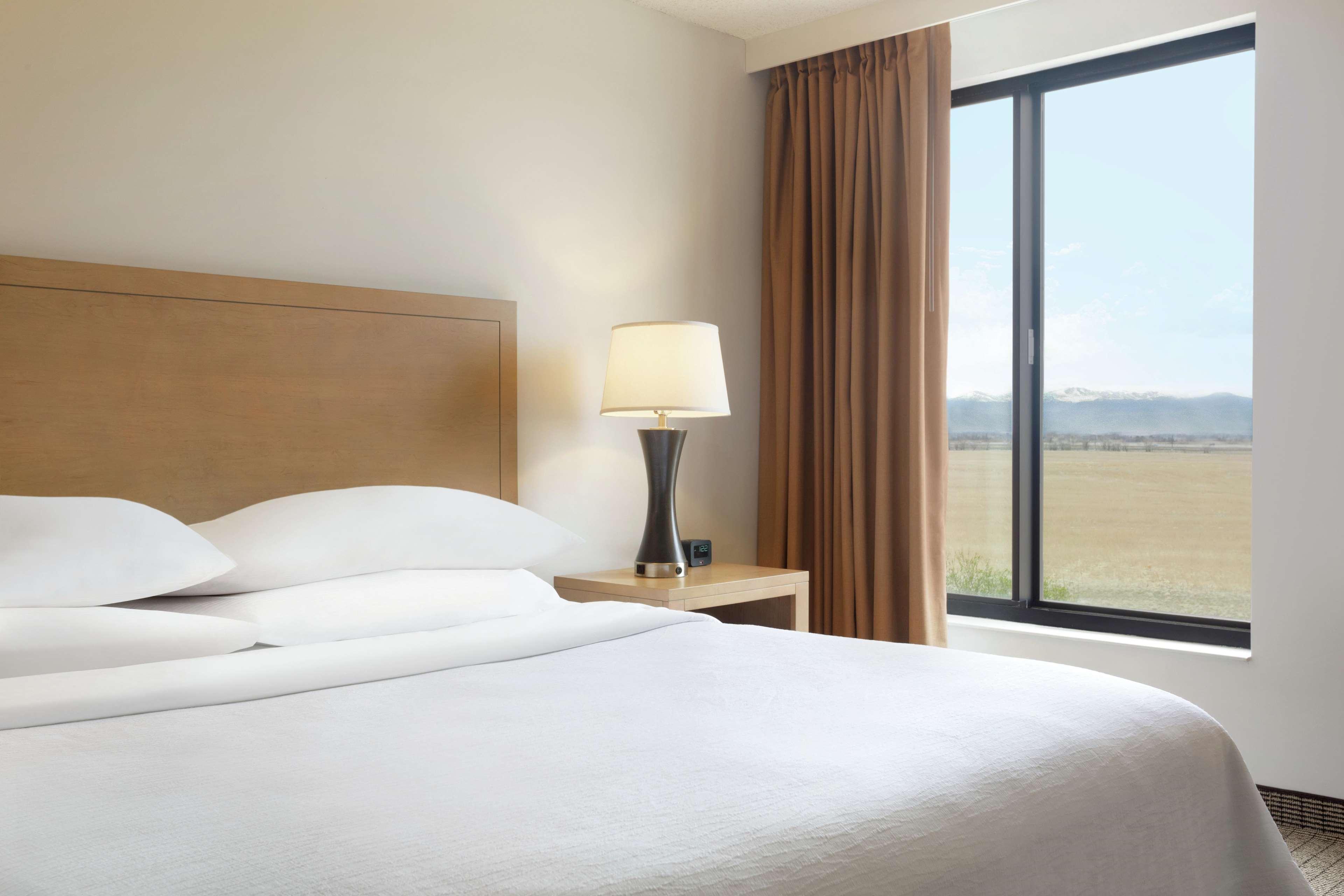 Embassy Suites By Hilton Denver International Airport Kültér fotó