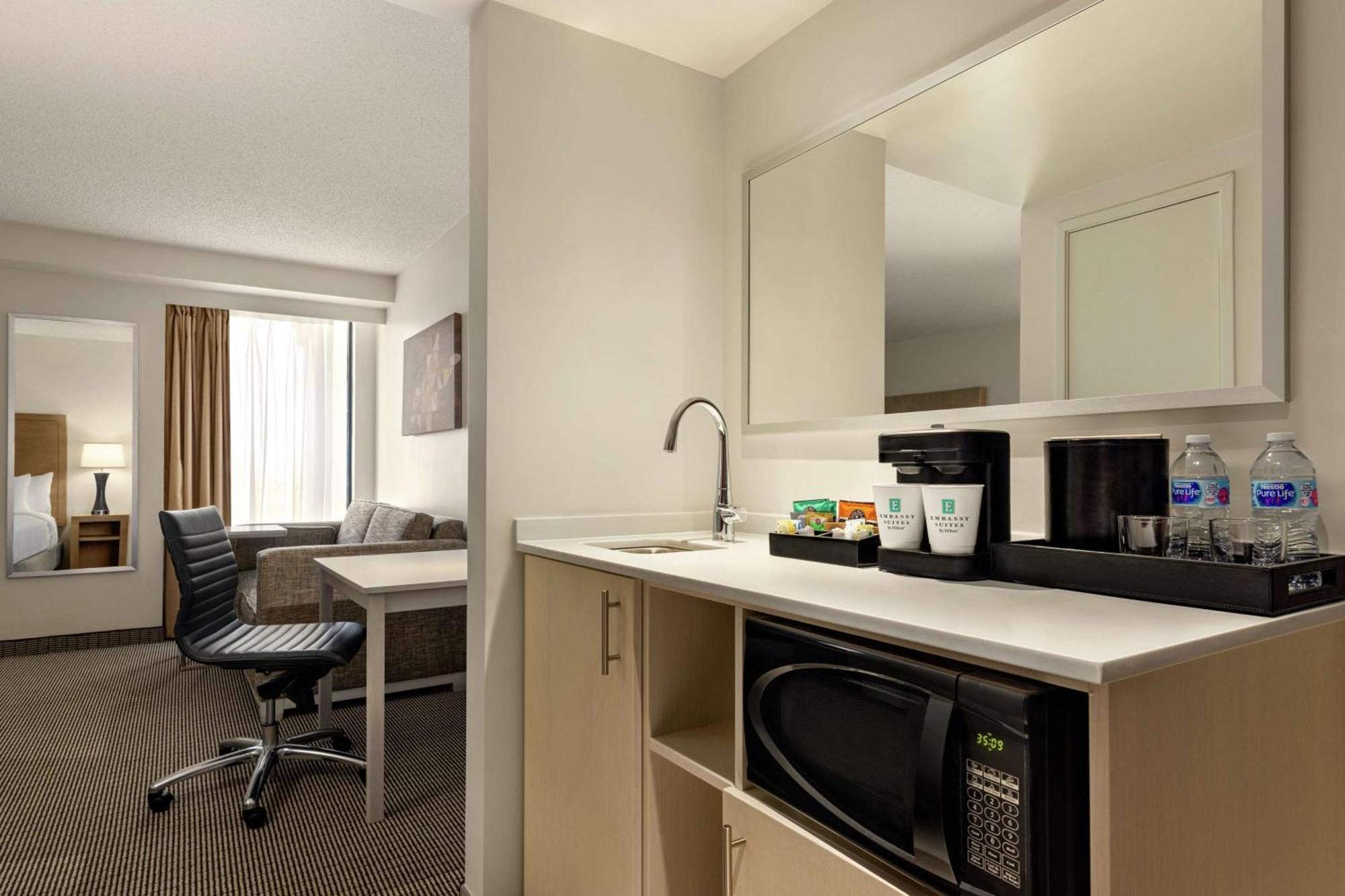 Embassy Suites By Hilton Denver International Airport Kültér fotó